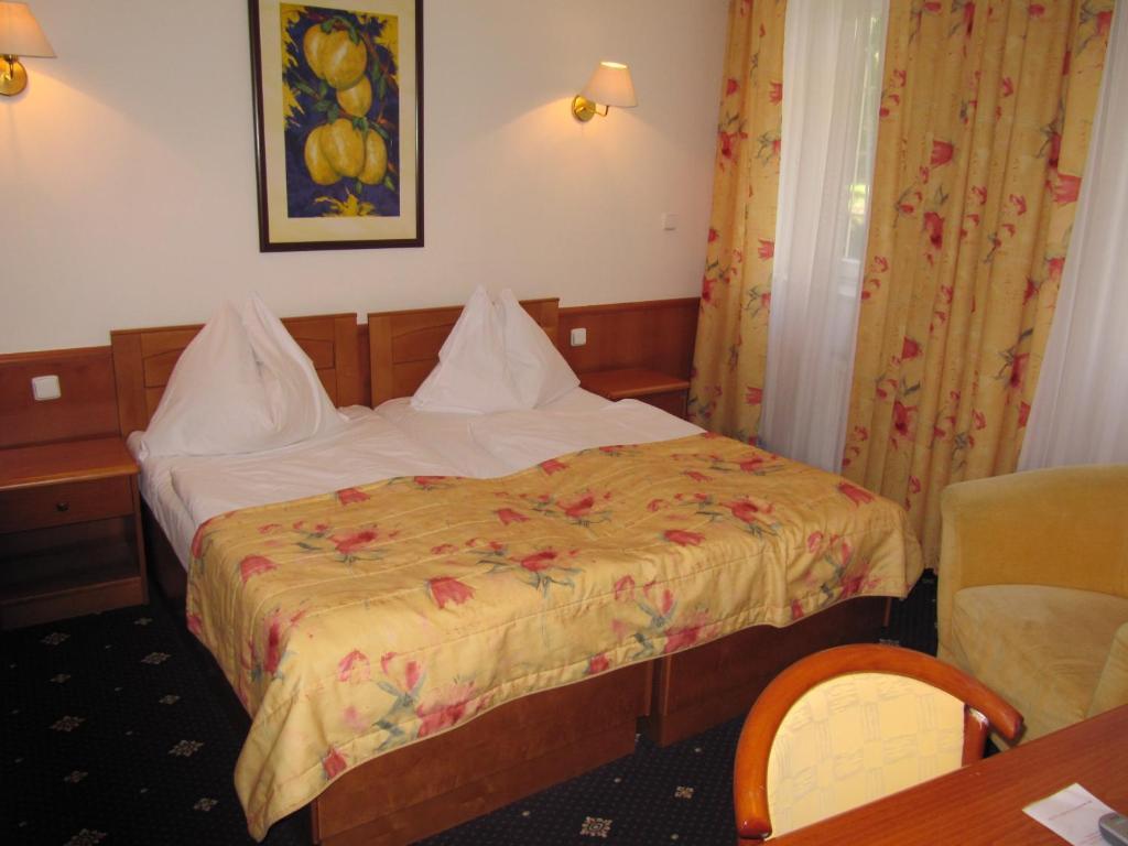 Amadeus Hotel Prague Exterior photo